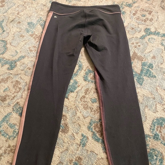Fabletics leggings - Picture 2 of 3